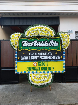 Papan Bunga Duka di Pengenjek